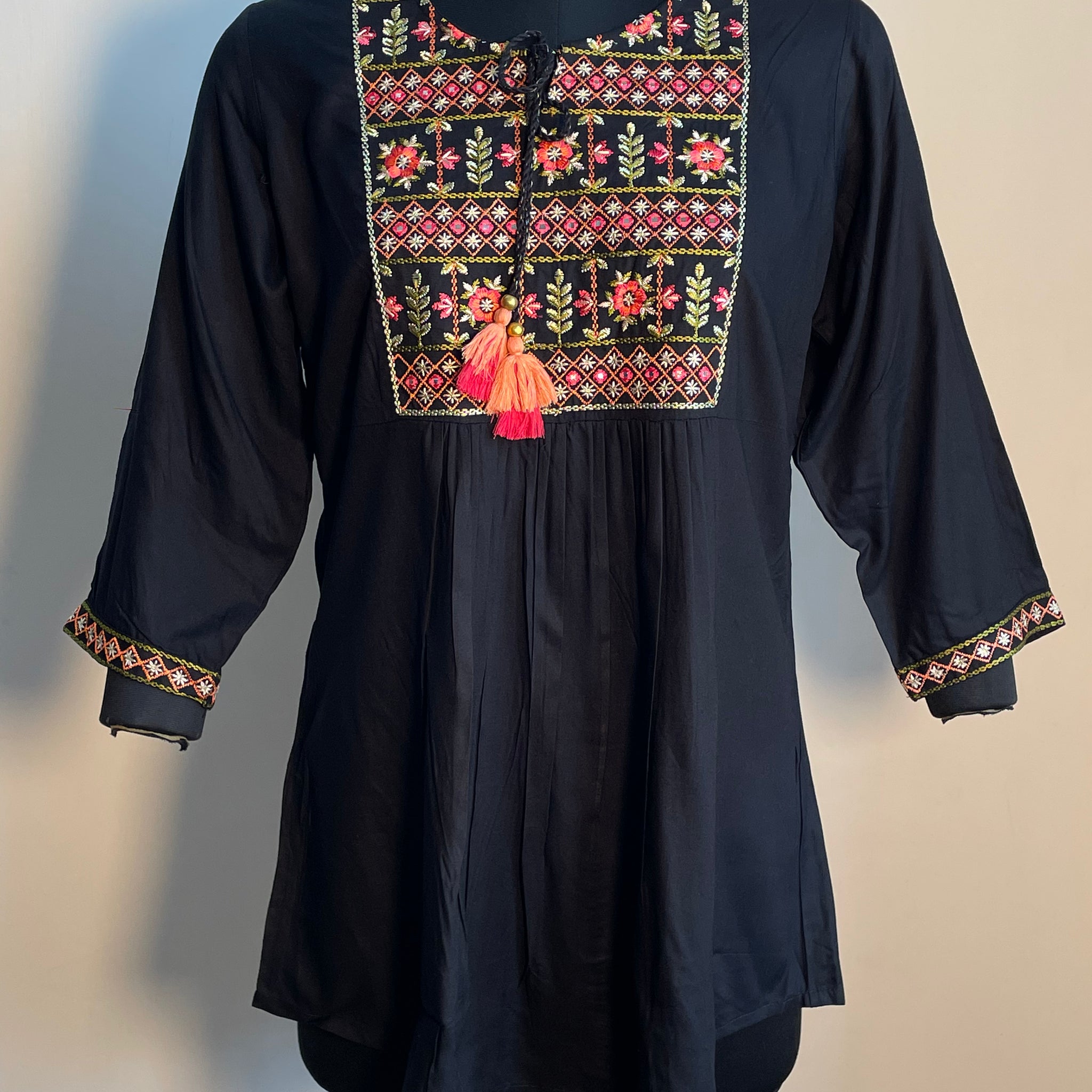 BLACK TUNIC TOP