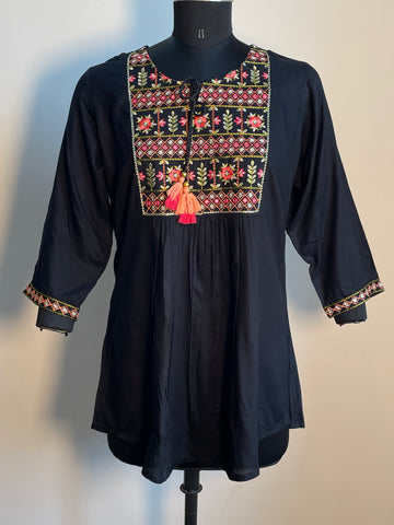BLACK TUNIC TOP