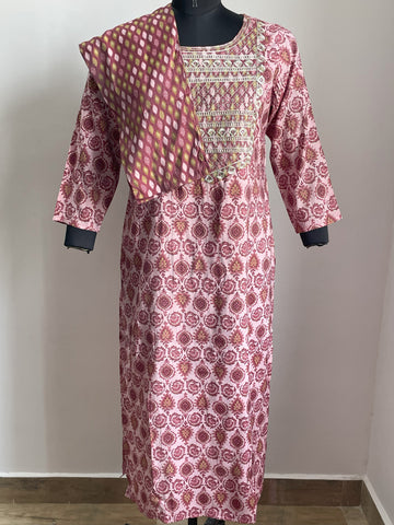MAUVE FLORAL MUSLIN KURTA SET