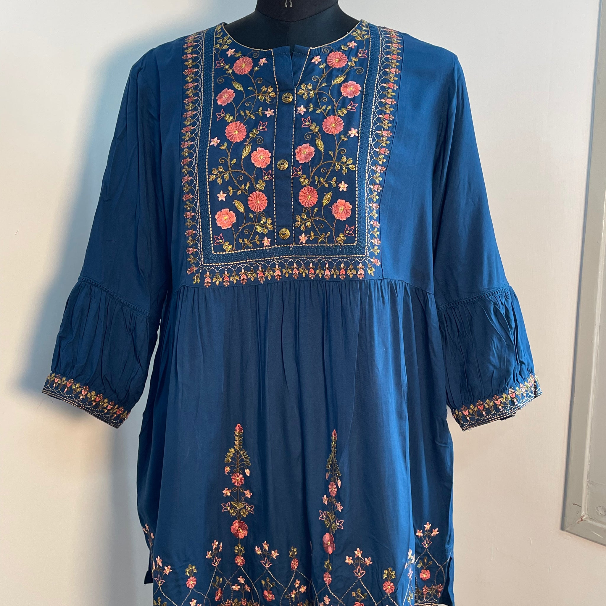 BLUE FLORAL TUNIC TOP