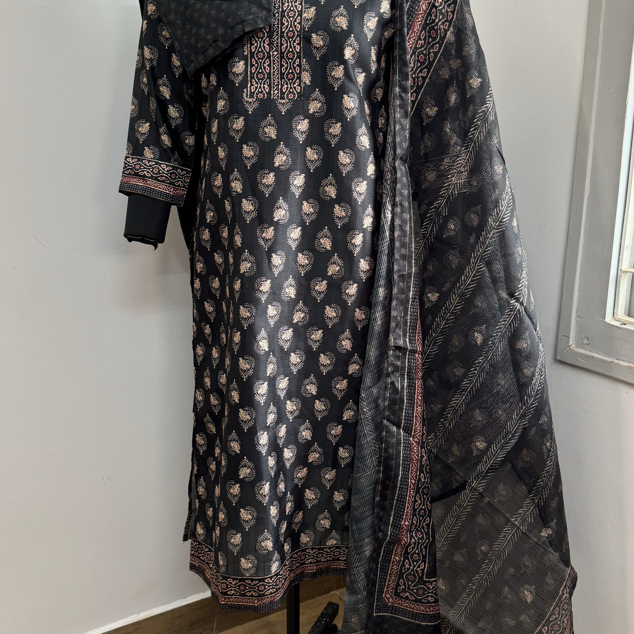 BLACK KURTA SET