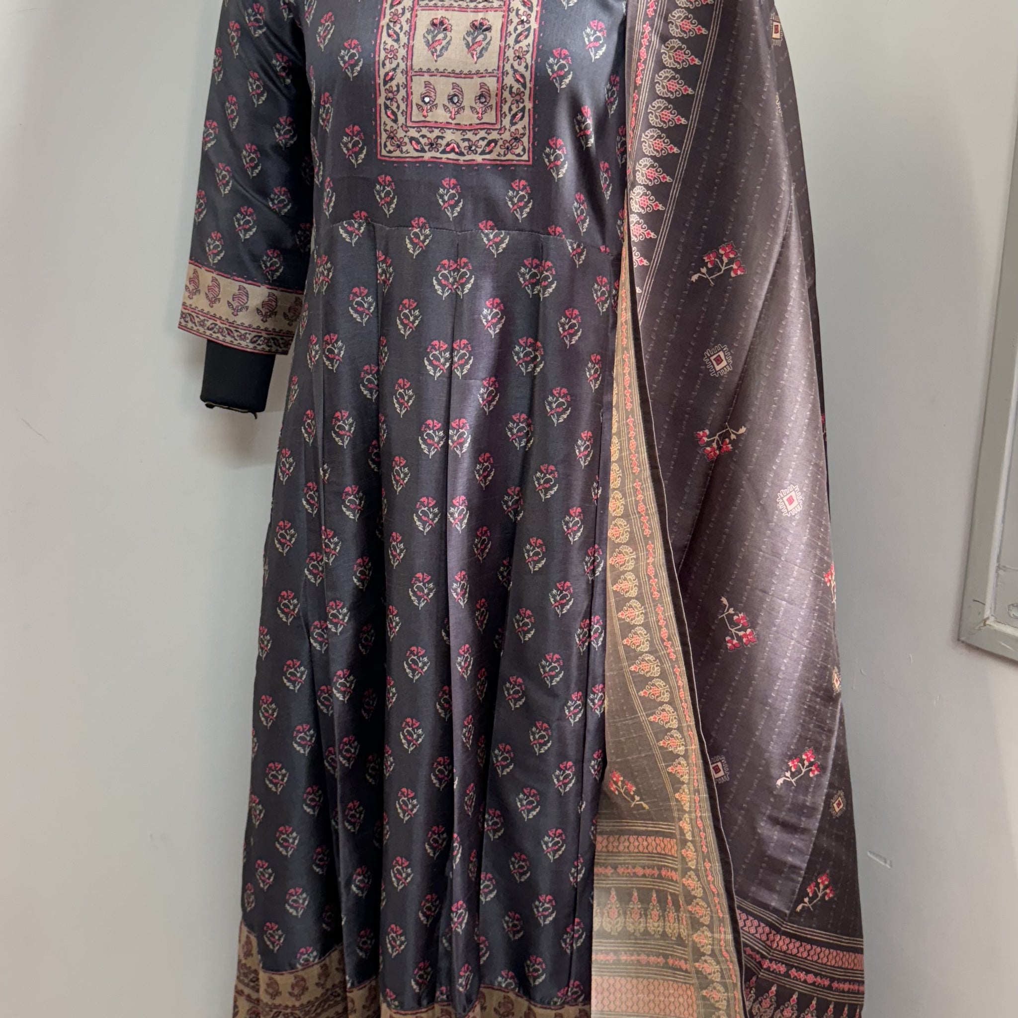 BROWN MUSLIN KURTA SET WITH DUPATTA