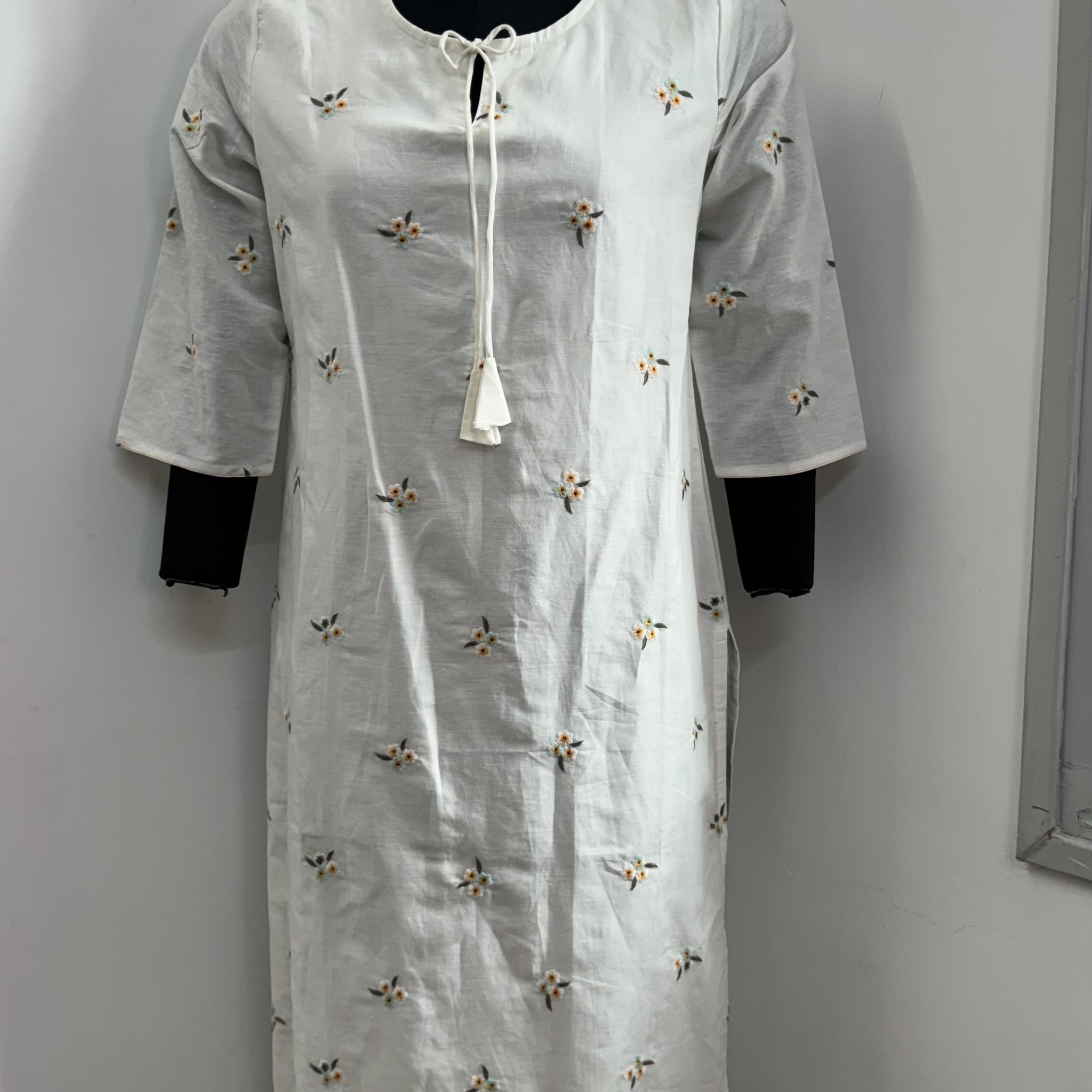 WHITE FLORAL KURTA