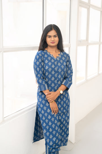 BLUE COTTON KURTA SET WITH V NECK